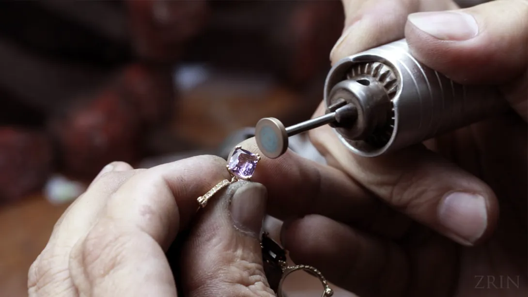 A jeweler making jewelry by hand in the ZRIN workshop